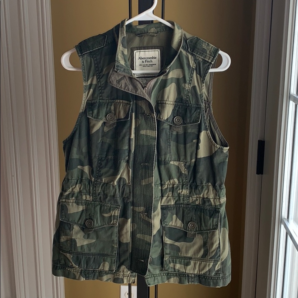 Abercrombie & Fitch Camo Utility Vest